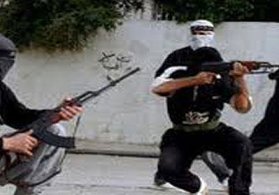 مسلحون بالقاعدة